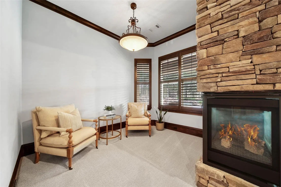Photo of 852 Eagle Pointe