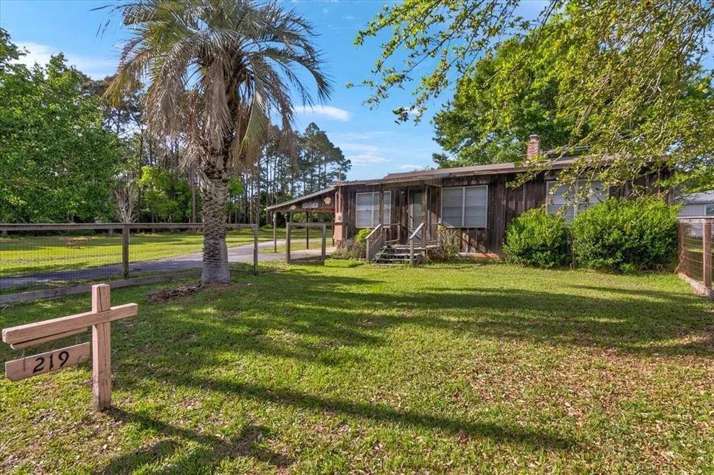 Photo of 219 Watie Road