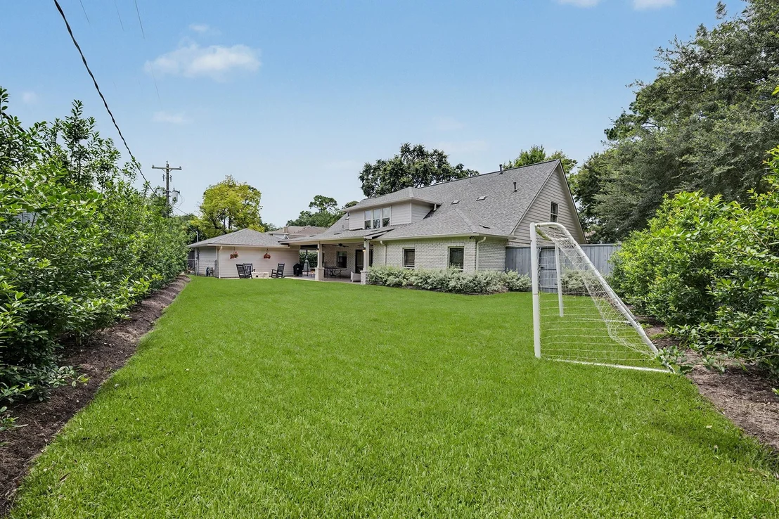 Photo of 12115 Beauregard Drive