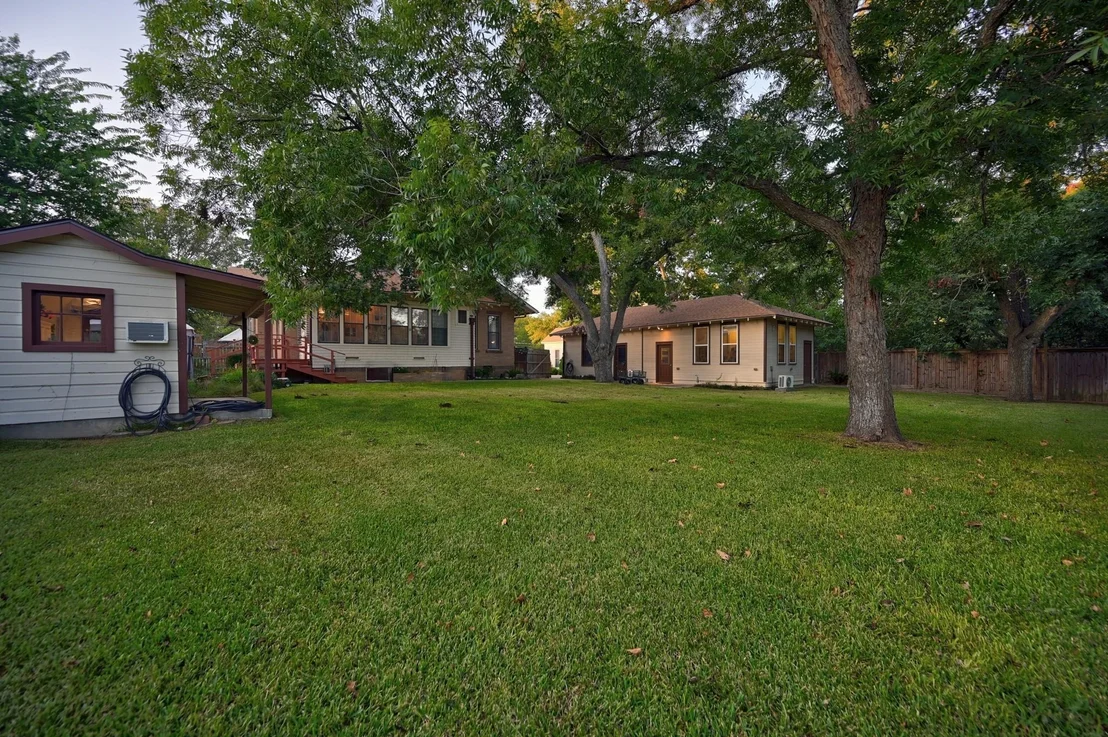 Photo of 405 College Avenue