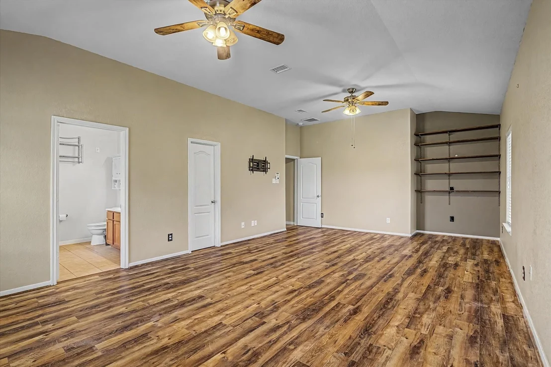 Photo of 630 W Newport Bend