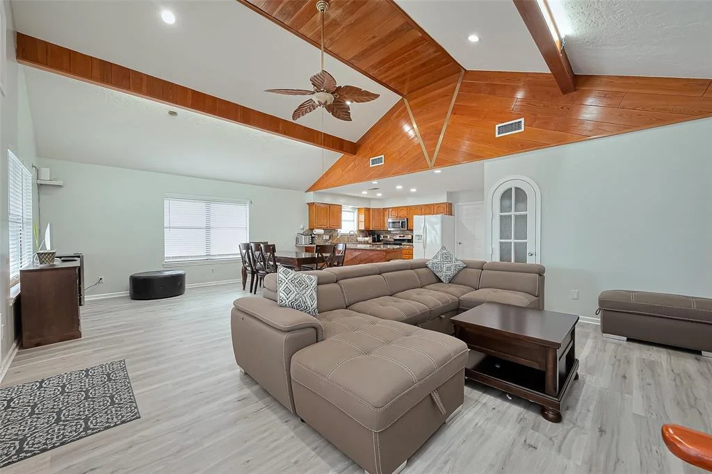 Photo of 210 Sampan Drive