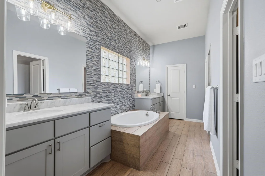 Photo of 111 Riverbend Way
