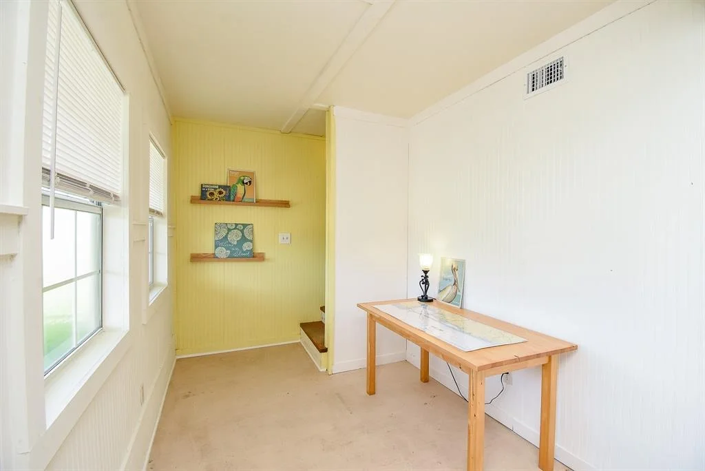 Photo of 1039 Bayview Drive