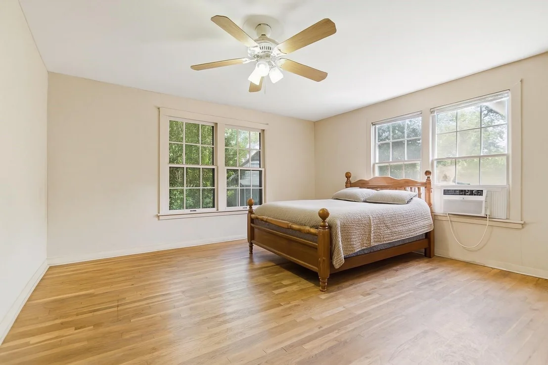 Photo of 1200 Foster Drive
