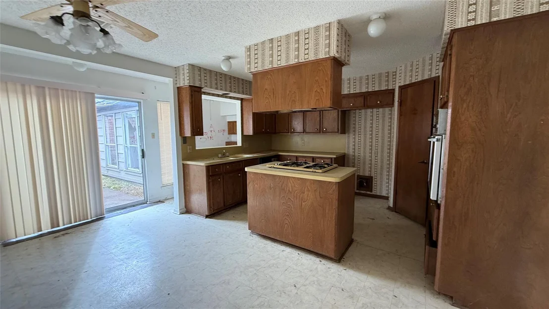 Photo of 4227 Willow Beach Drive