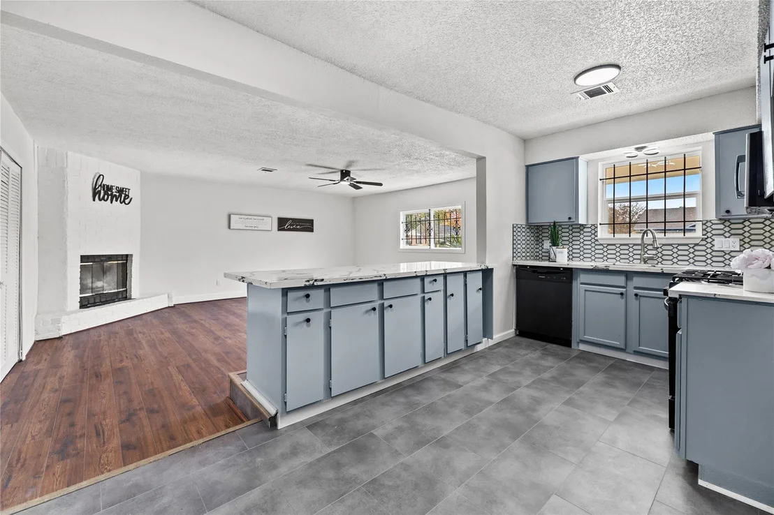 Photo of 10027 Valley Sun Drive