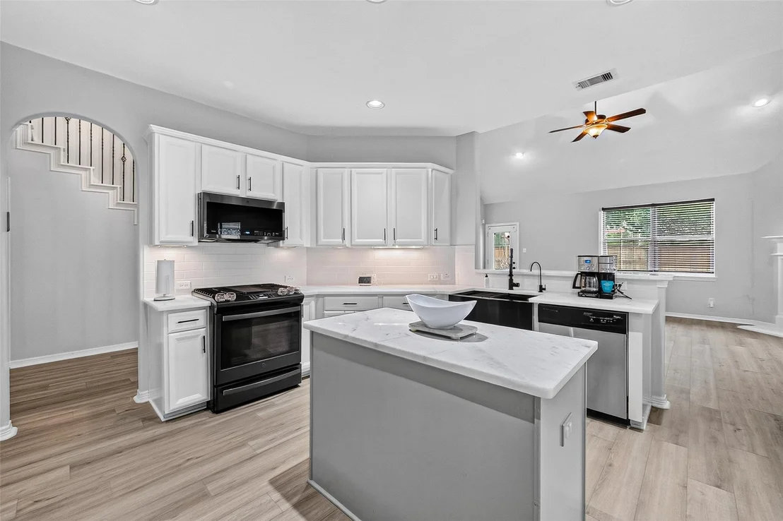 Photo of 4103 Misty Waters Lane