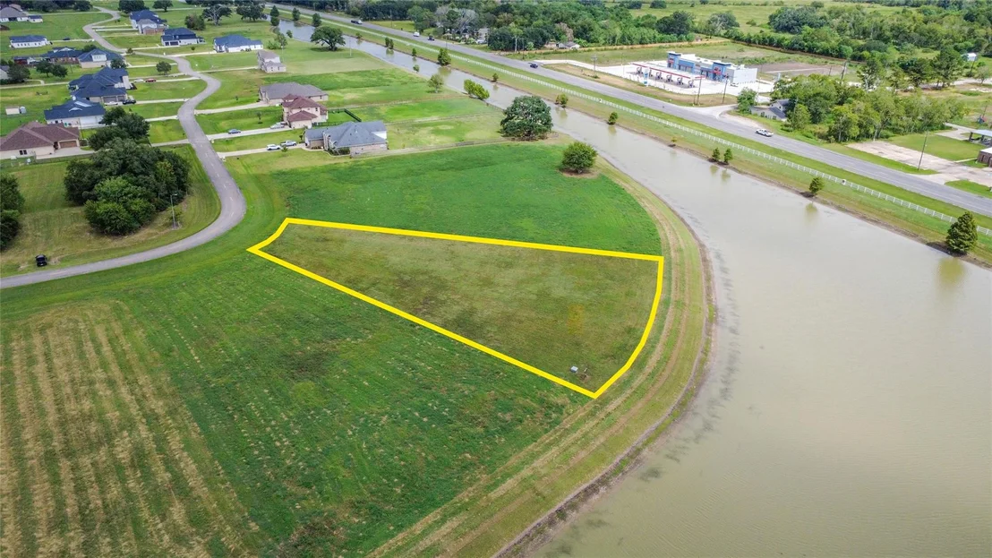 Photo of 1302 Lakeland Circle