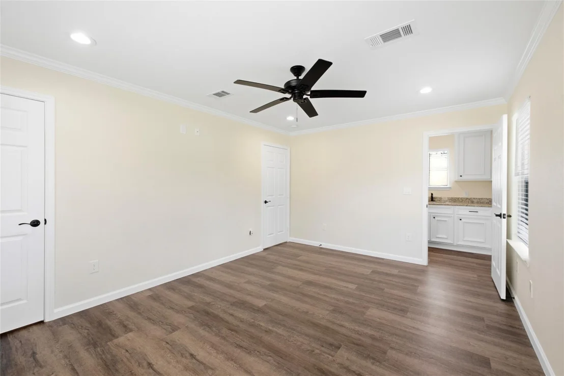 Photo of 340 Oak Ridge Drive