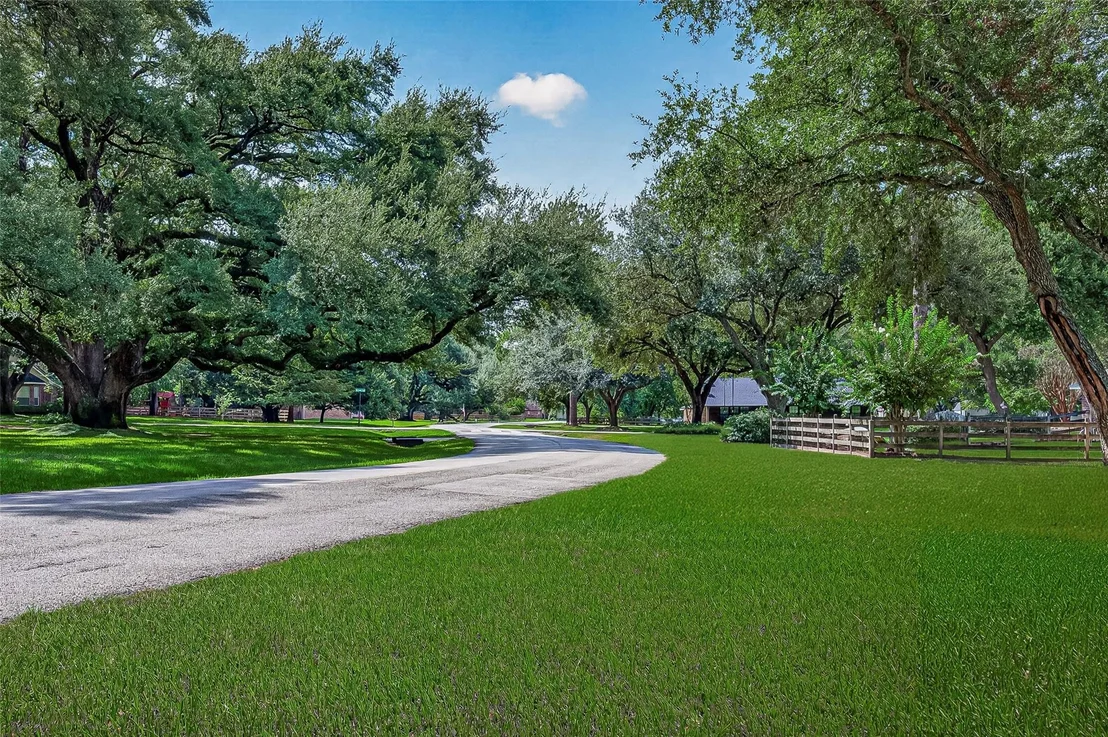 Photo of 18903 Grosbeak Lane