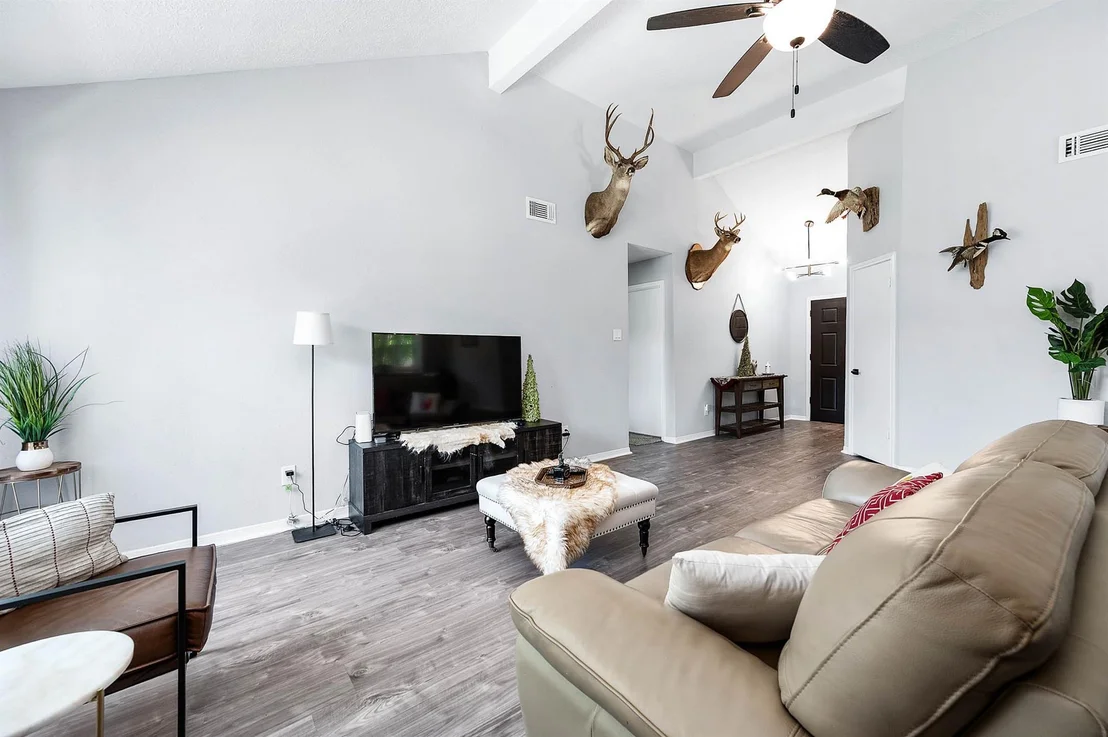 Photo of 7003 Buchanan Drive