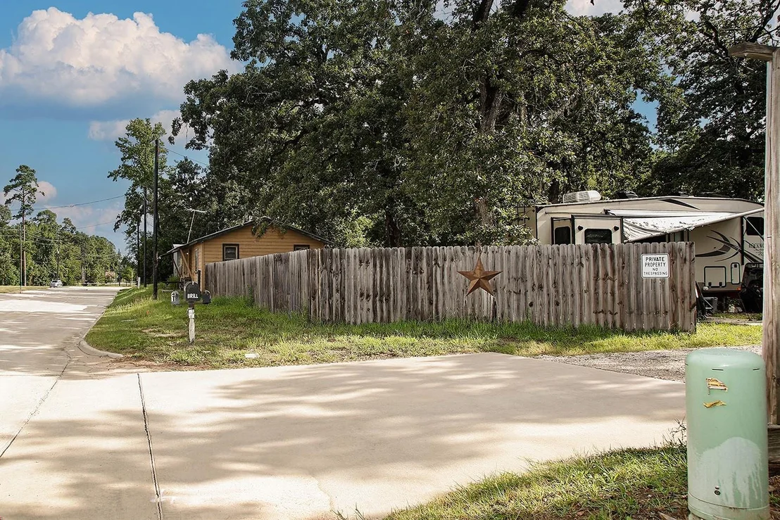Photo of 25126 Gosling Road