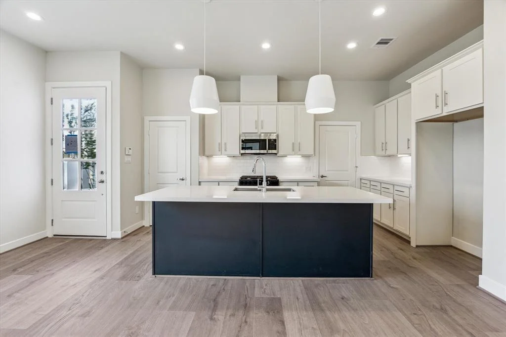 Photo of 3906 Willowbend Point Drive