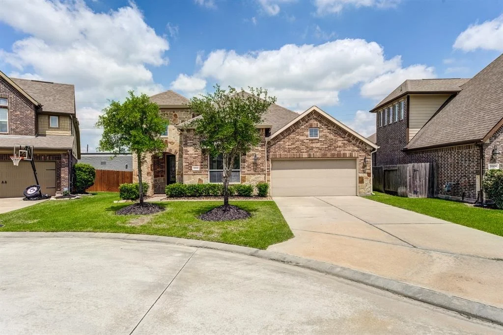 Photo of 21930 Avalon Queen Drive