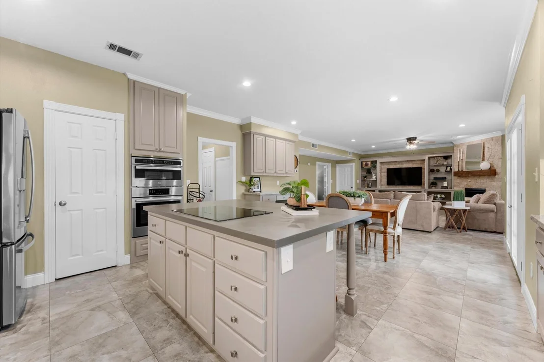 Photo of 33014 Grove Park Drive