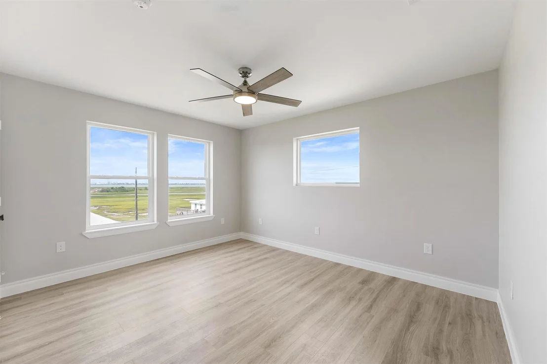 Photo of 234 Bay Avenue