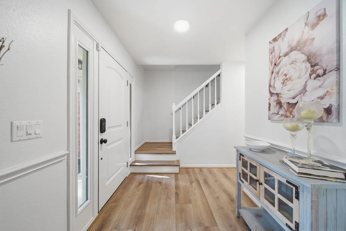 Photo of 815 Sierra Lake Drive
