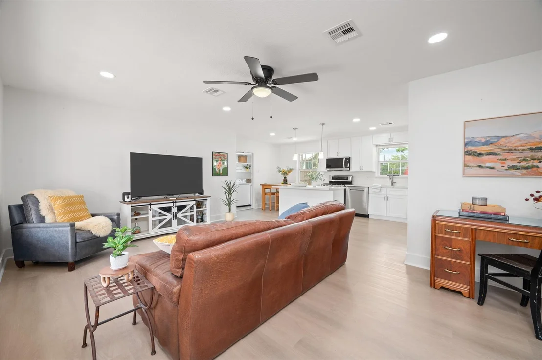 Photo of 2302 Hewitt Drive