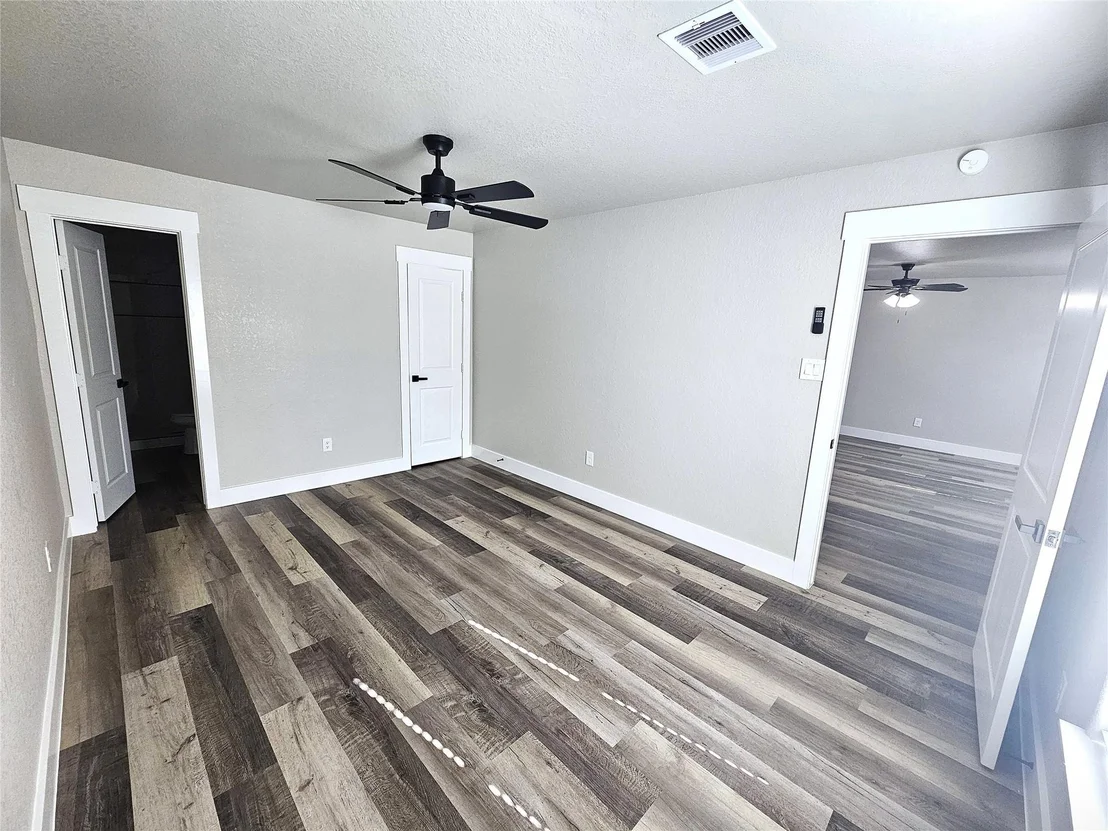 Photo of 1005 Robinhood Lane