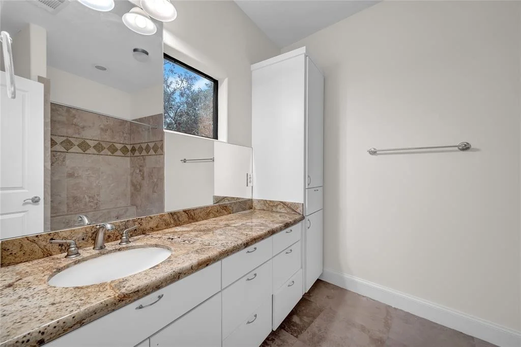 Photo of 3935 Riley Street