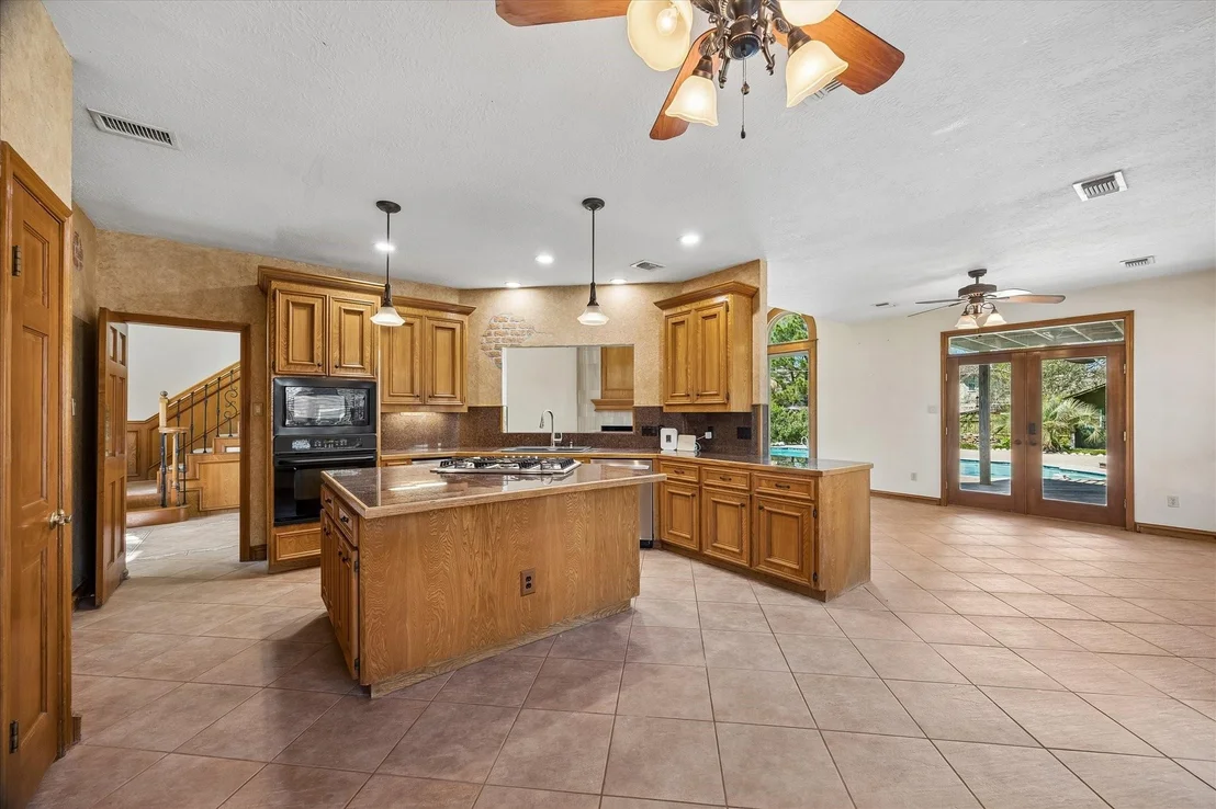 Photo of 1835 Raintree Circle