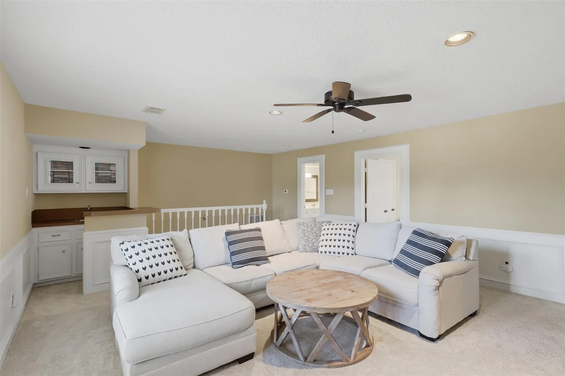 Photo of 19803 Oak Briar Drive