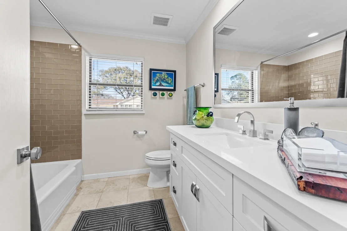 Photo of 4721 Kingfisher Drive