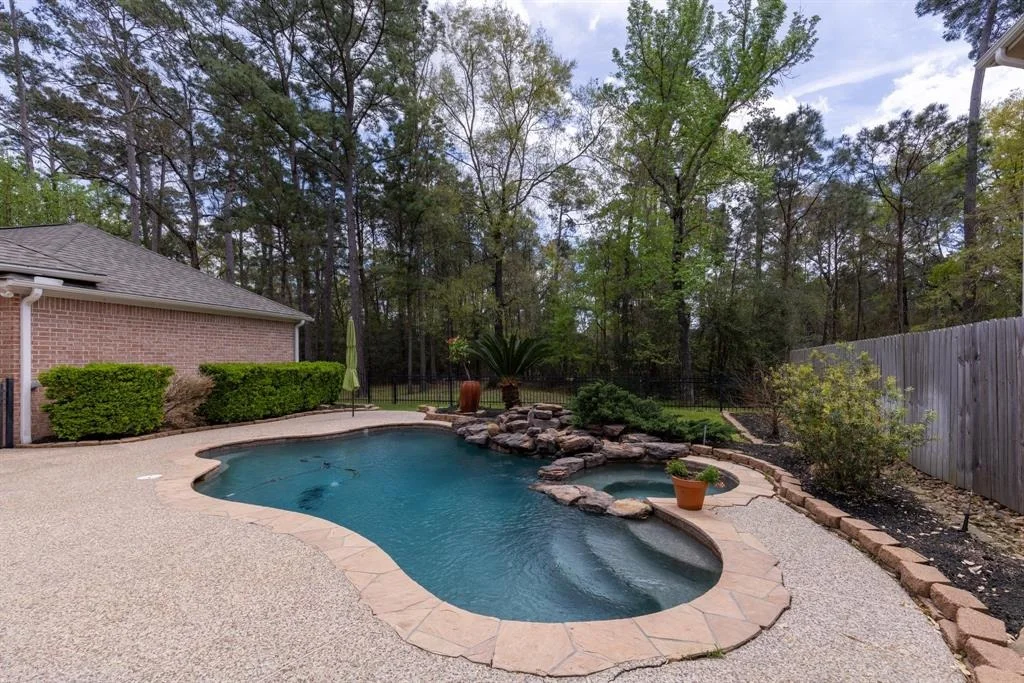 Photo of 38 E Shadowpoint Circle