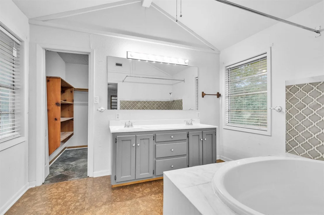 Photo of 13585 Walker Road