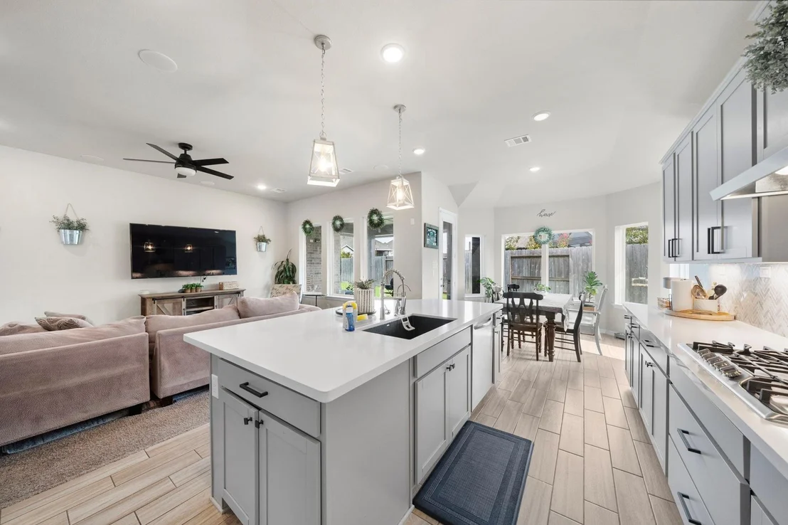 Photo of 10927 Crestwood Point Circle