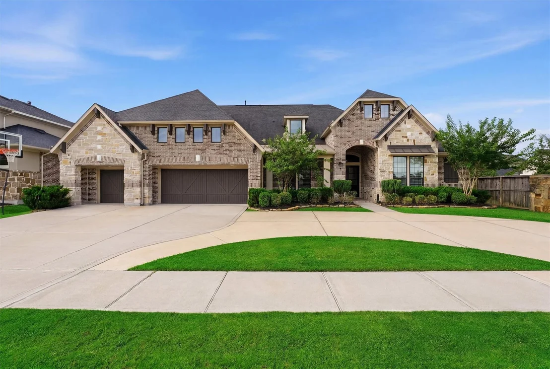 Photo of 4715 Lake Crest Drive