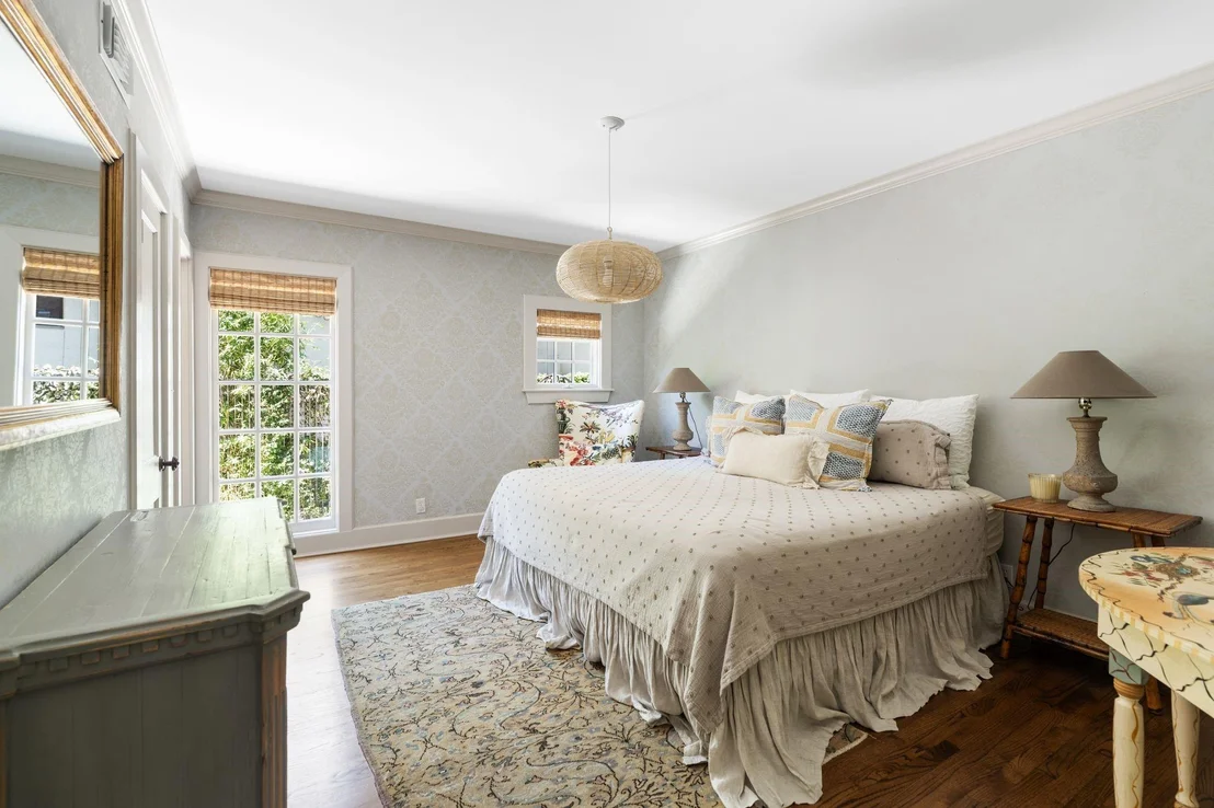 Photo of 2103 South Boulevard
