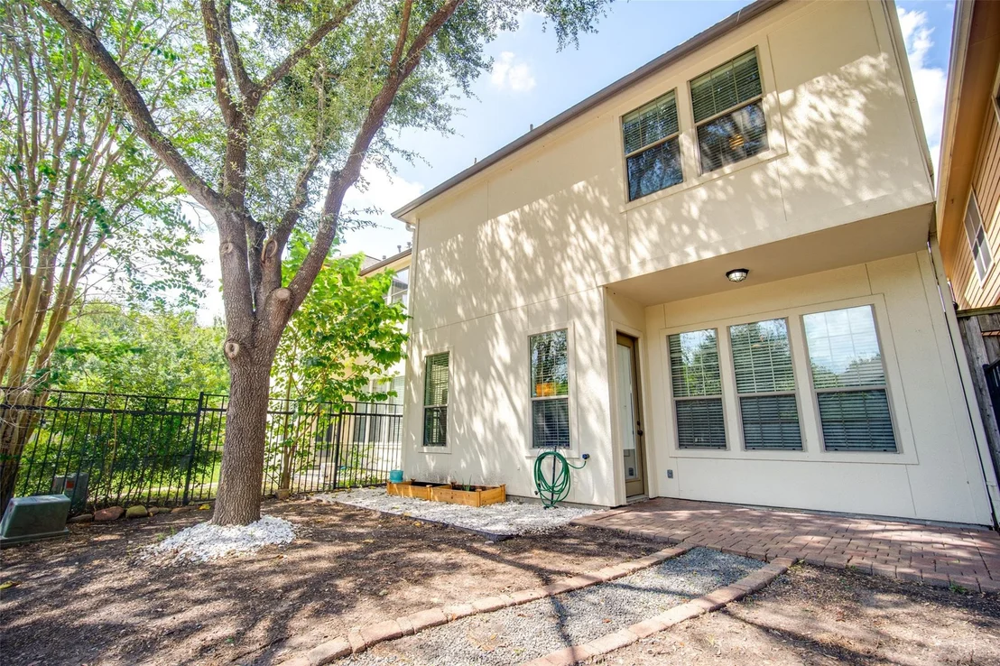 Photo of 9147 Lago Crest Drive