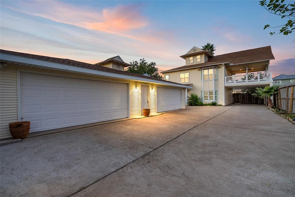 Photo of 4733 W Bayshore Drive
