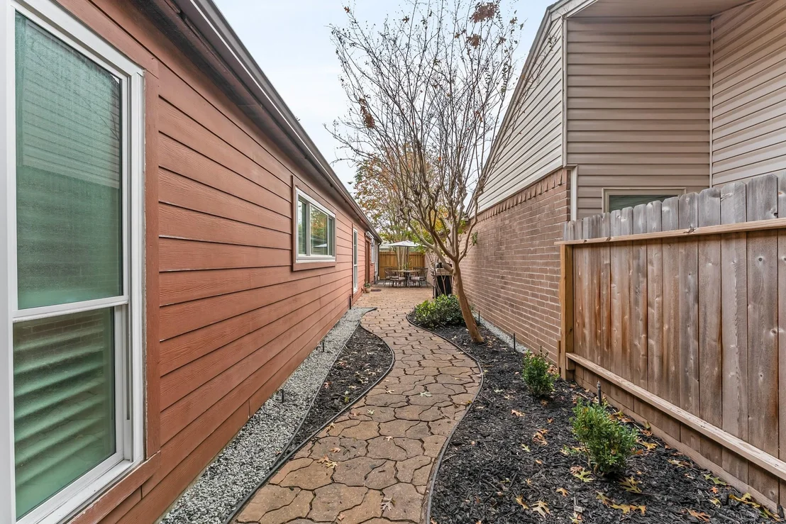 Photo of 1546 Beaconshire Road
