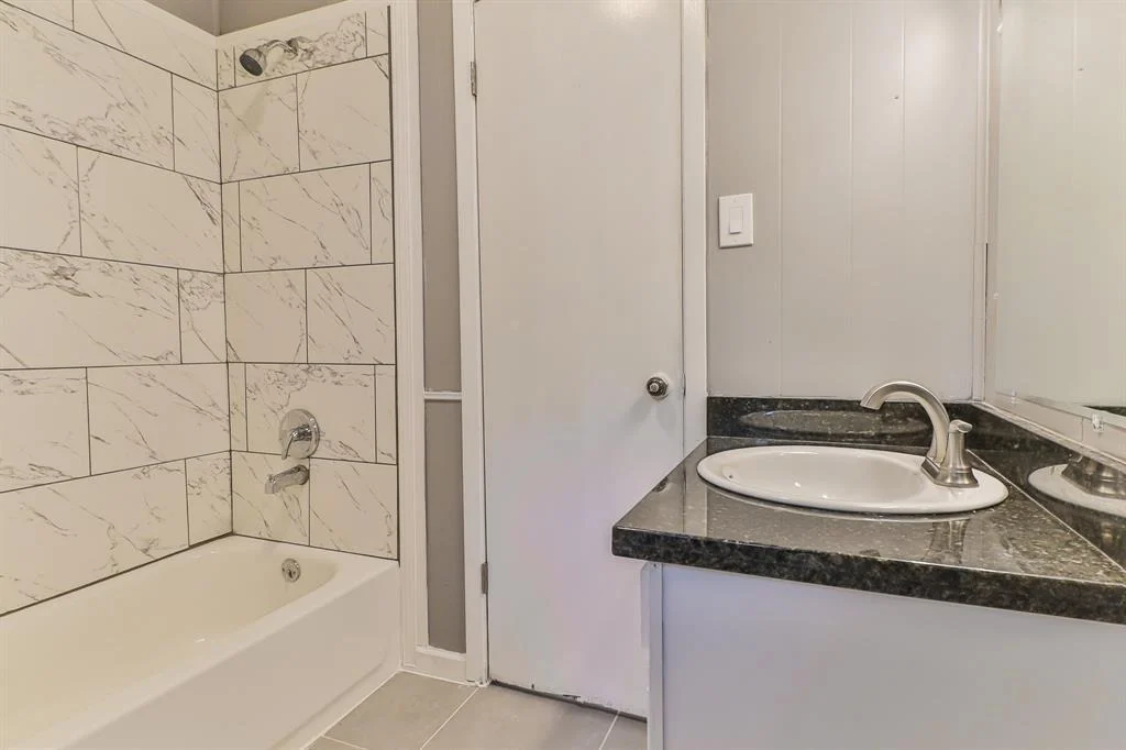 Photo of 20 W Oakridge Drive