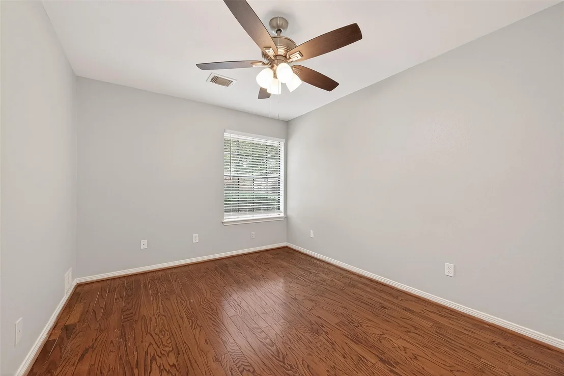 Photo of 22946 Provincial Boulevard