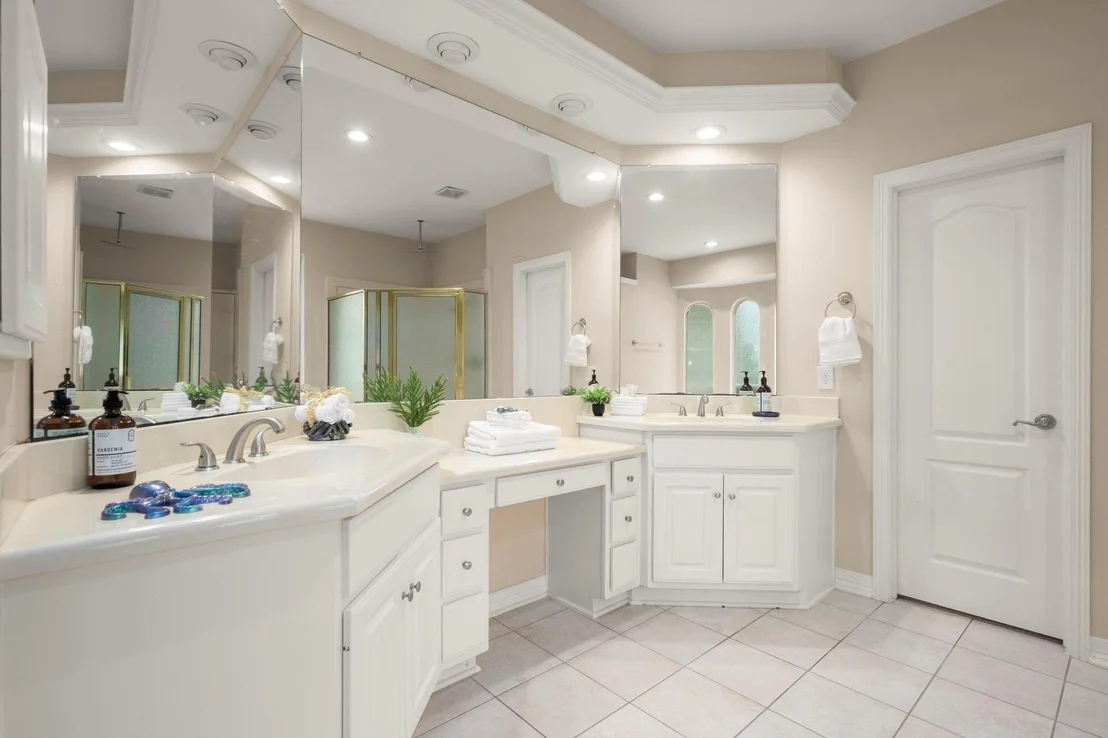 Photo of 8961 Fallsbrook Court