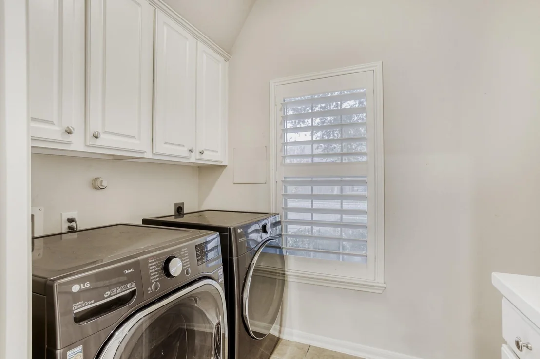 Photo of 19303 Valiant Woods Drive