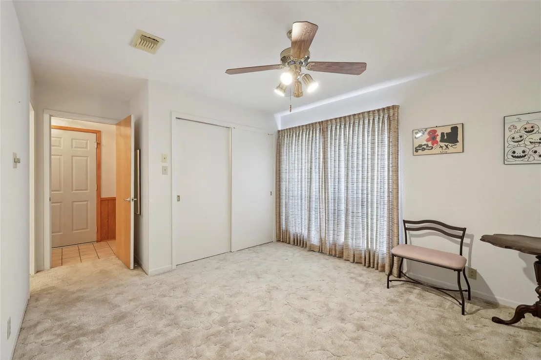 Photo of 220 Broadmoor