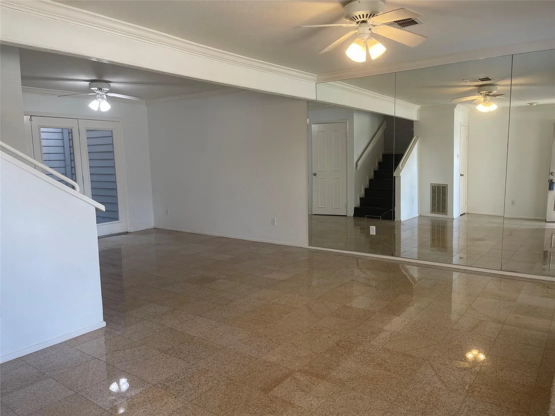 Photo of Unit 4 at 1908 Augusta Drive