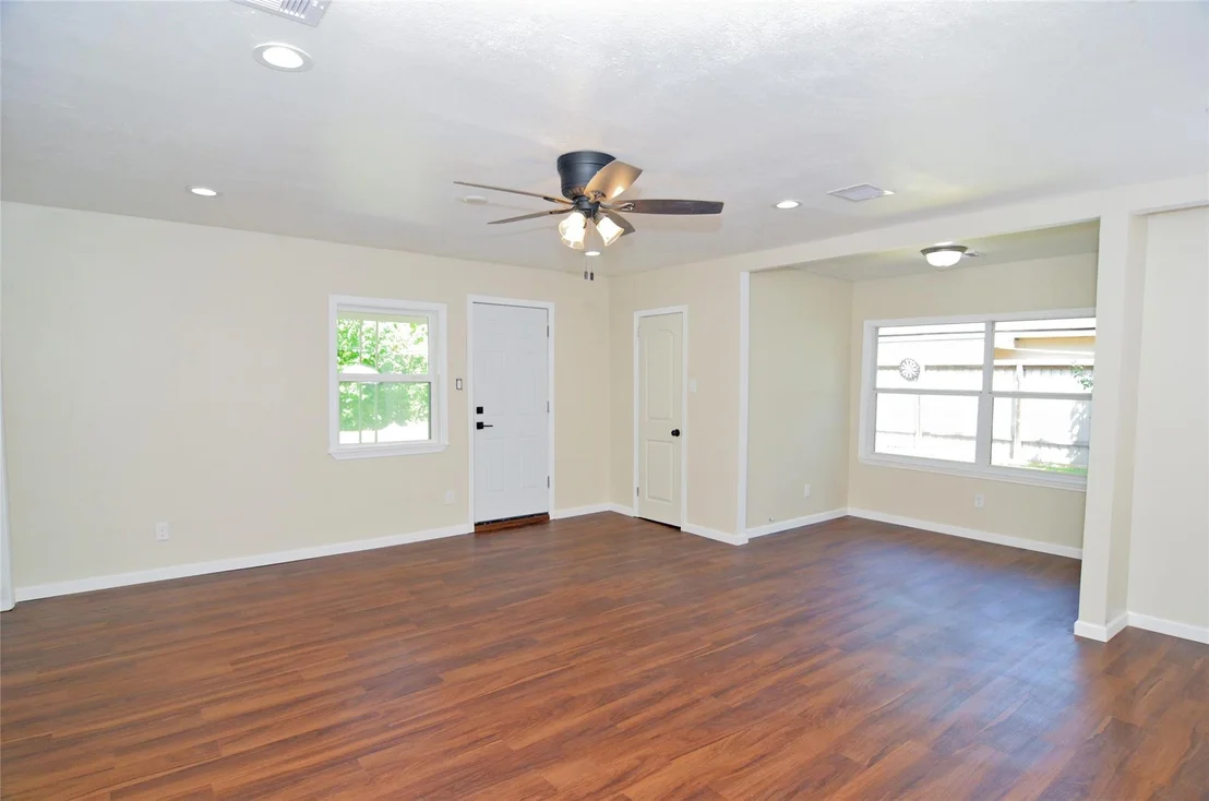 Photo of 1131 Globe Street