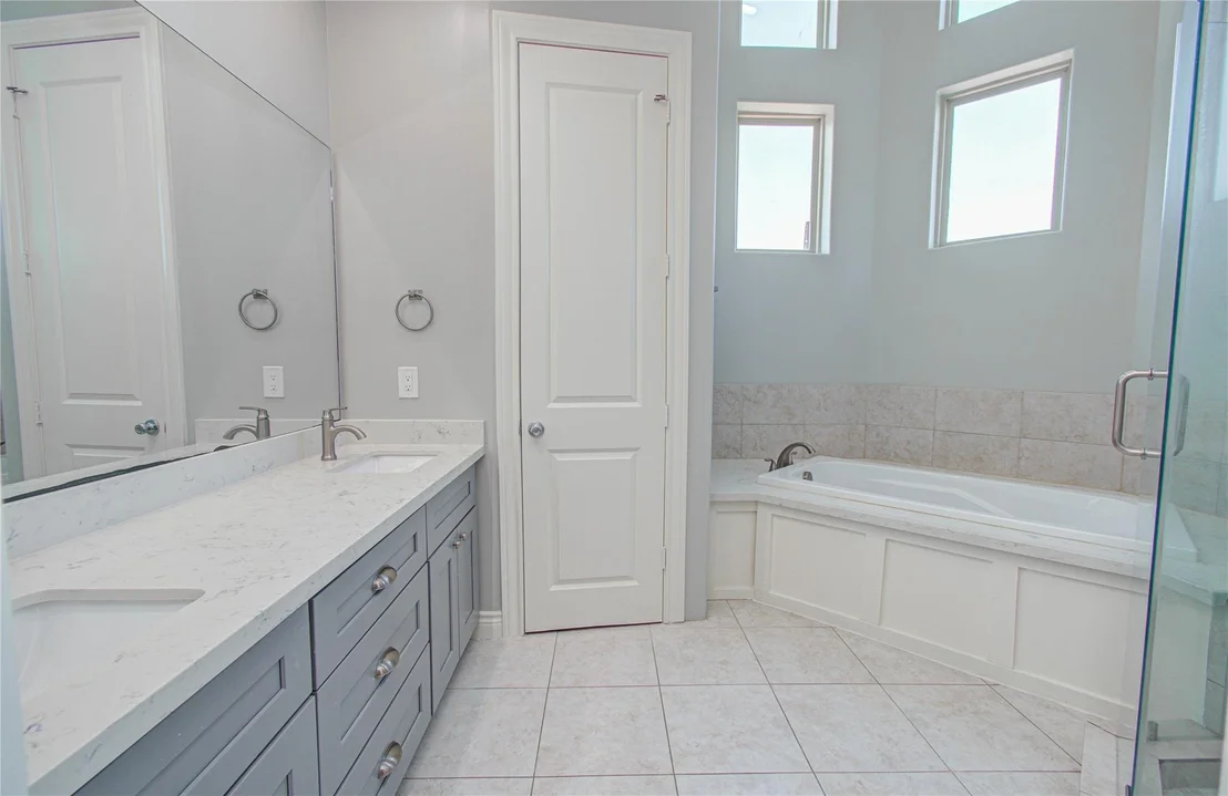 Photo of 8903 Spring Knoll Forest Drive
