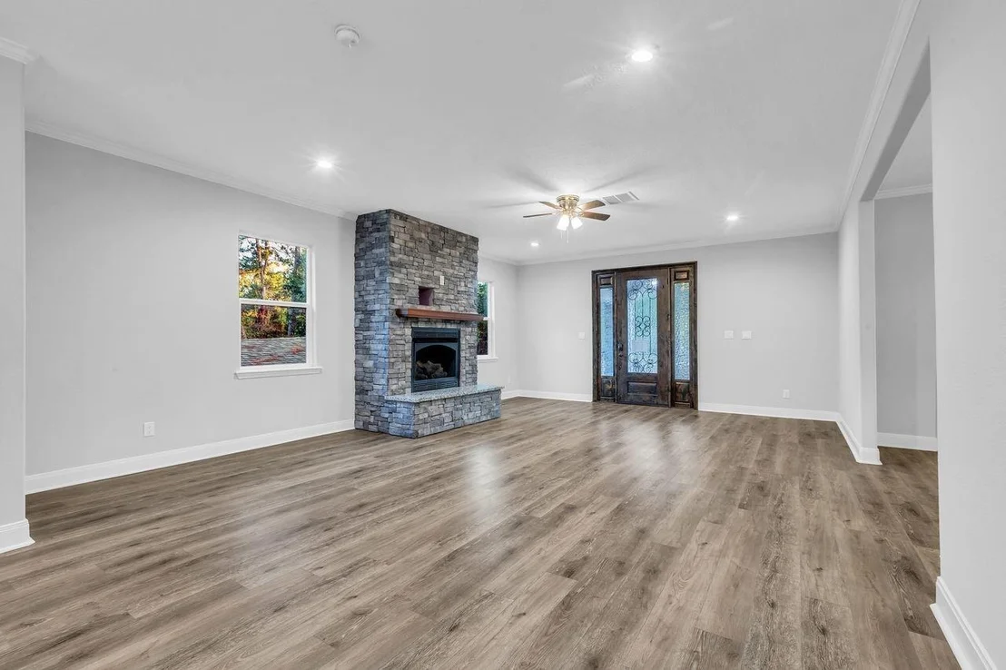 Photo of 83 White Oak Drive N