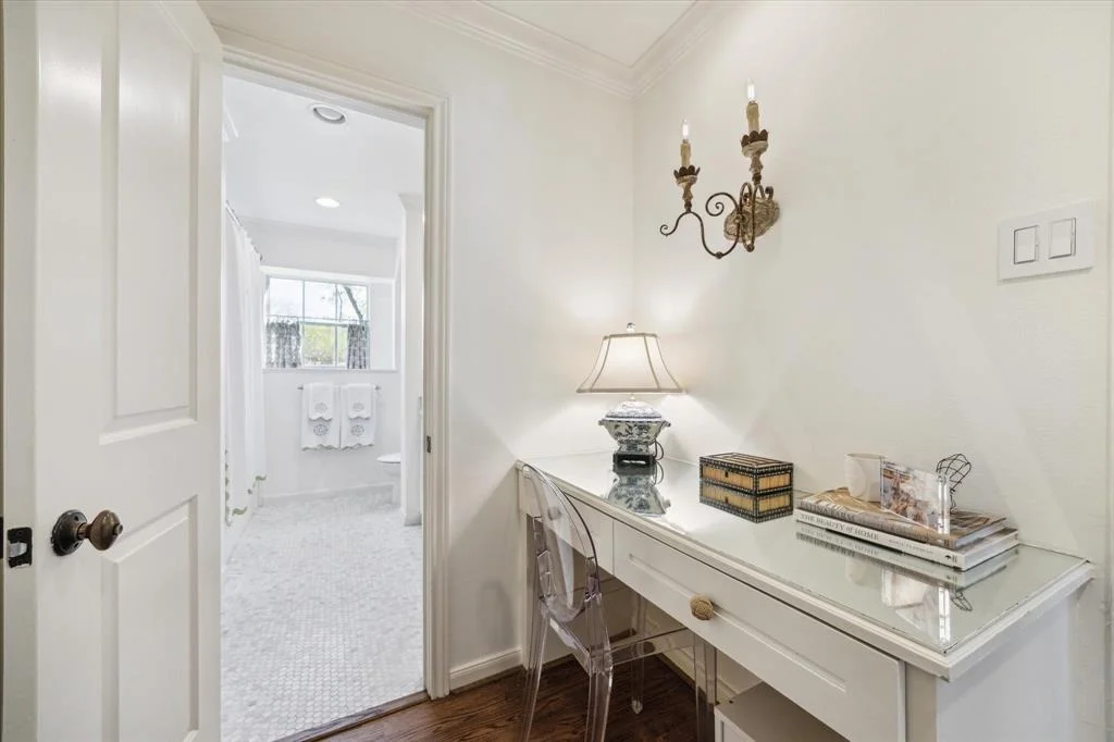 Photo of 8014 Meadowbriar Lane