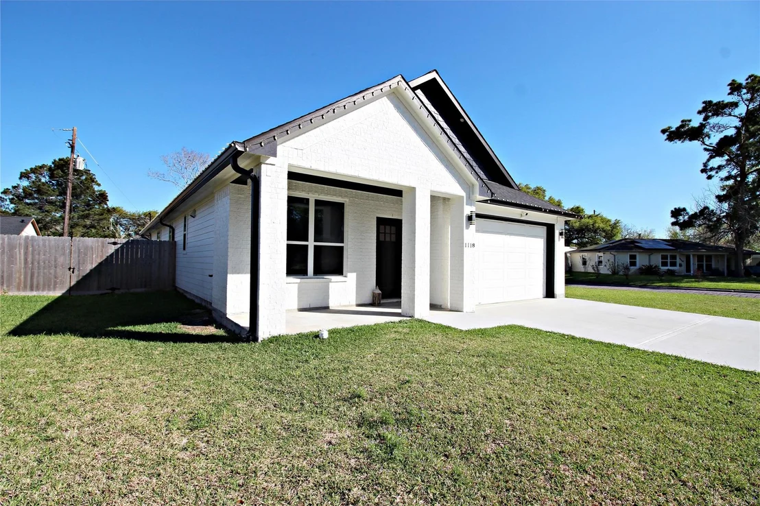 Photo of 1118 N Shepherd Drive