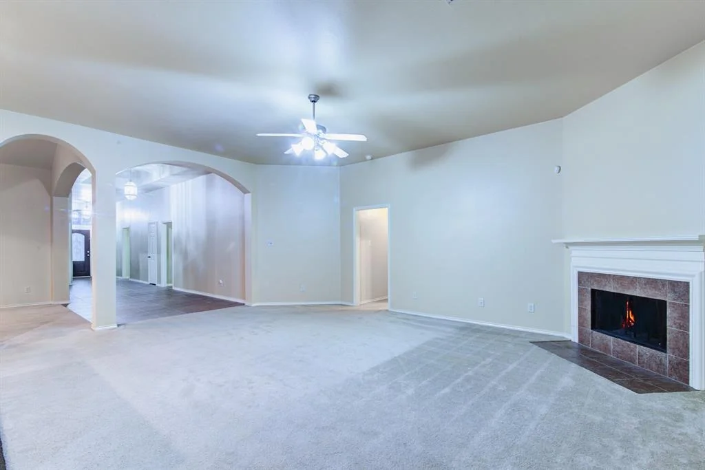 Photo of 421 Laddingford Lane