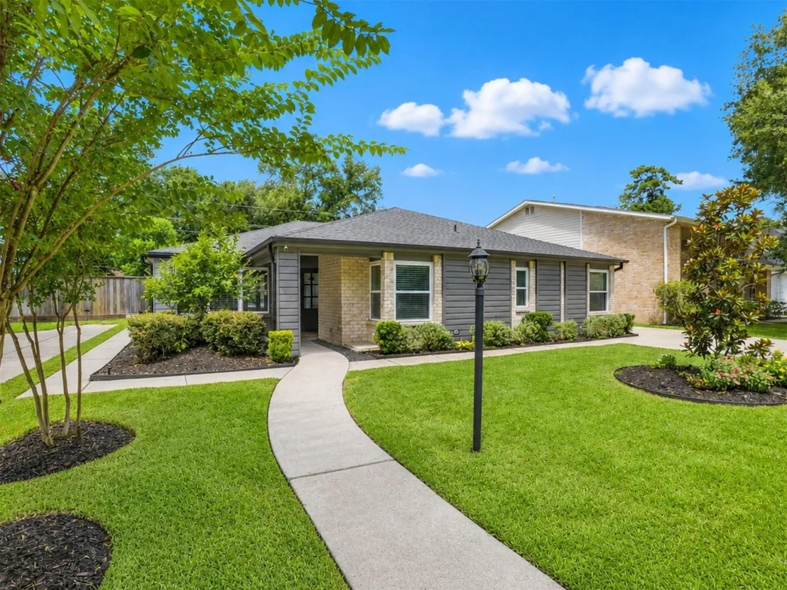 Photo of 19535 Dianeshire Drive