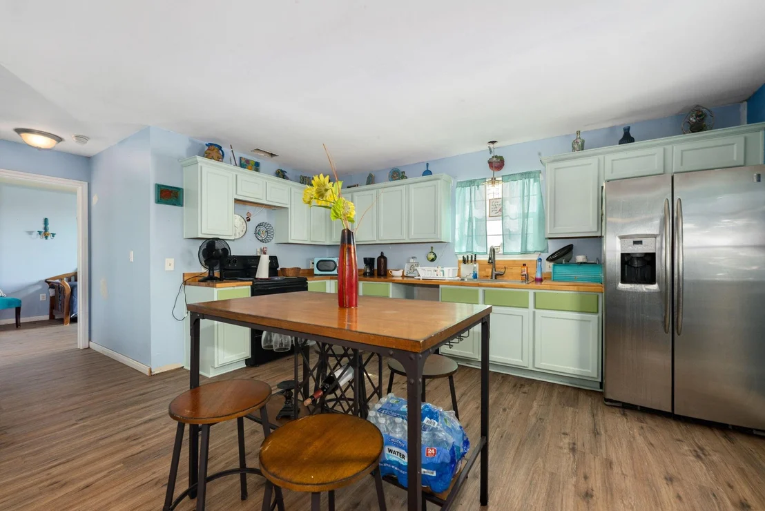 Photo of 1018 Dolphin Road